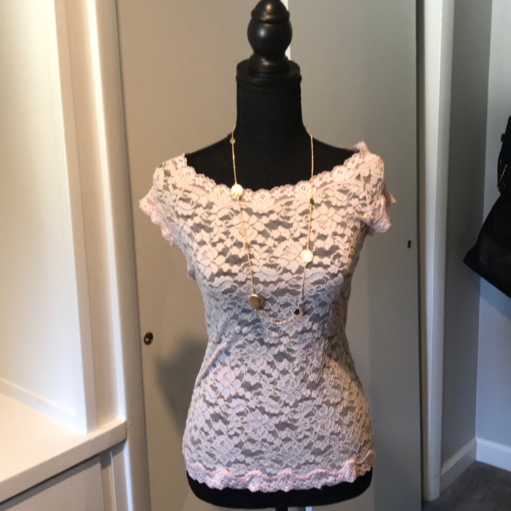 Moda international lace top